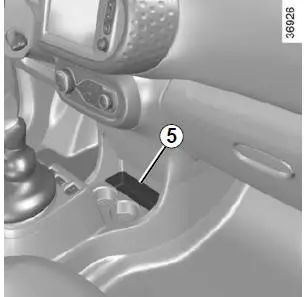 Bergruimte van de middenconsole 5