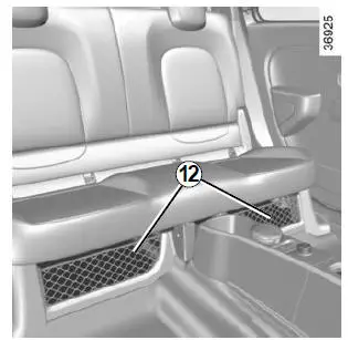 Opbergruimte onder achterbank (12)